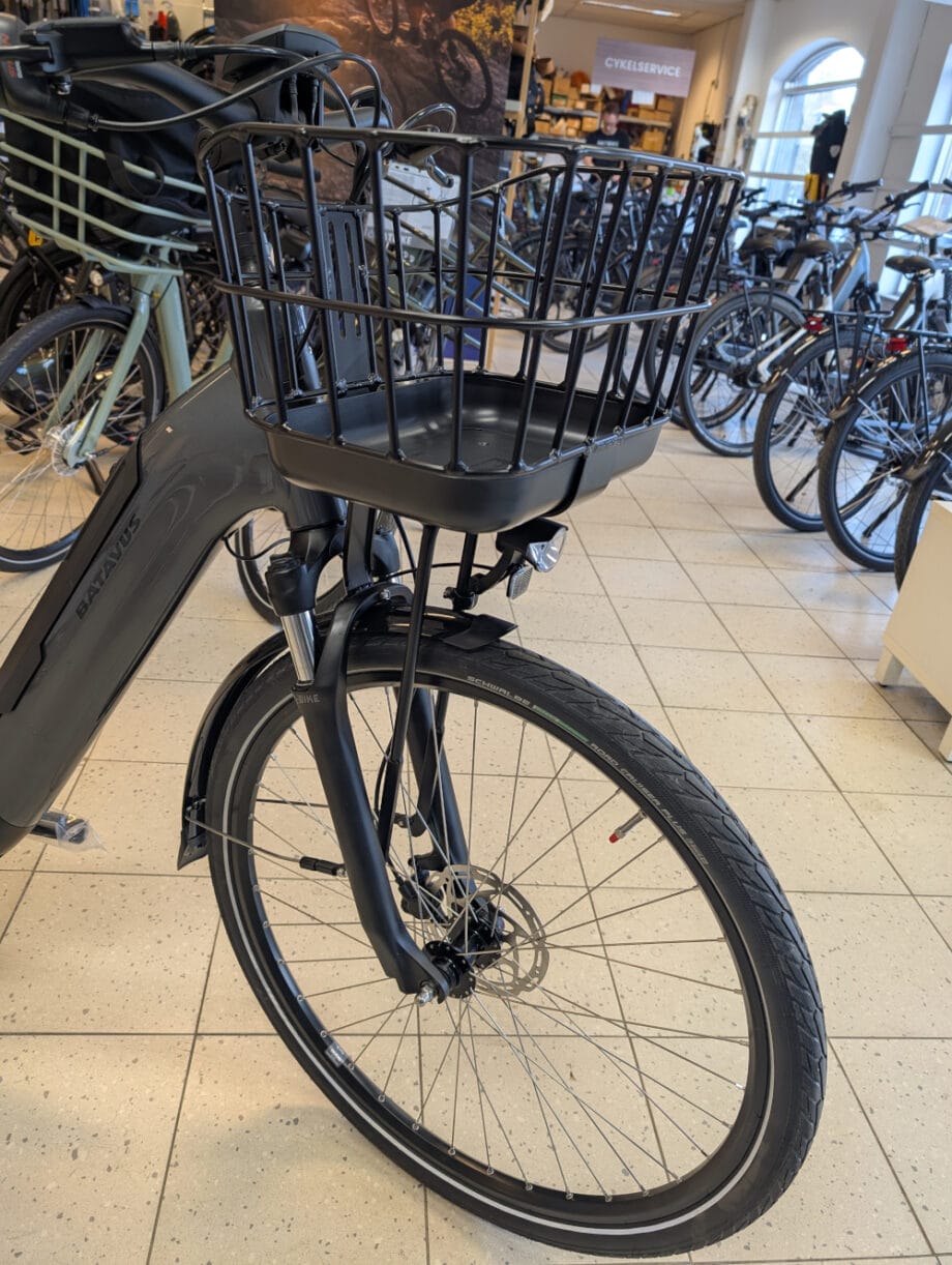 Batavus cykelkorg med för dämpad framgaffel